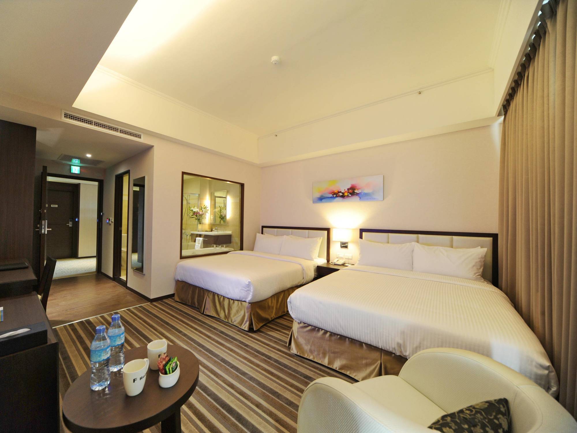 F Hotel - Hualien Экстерьер фото
