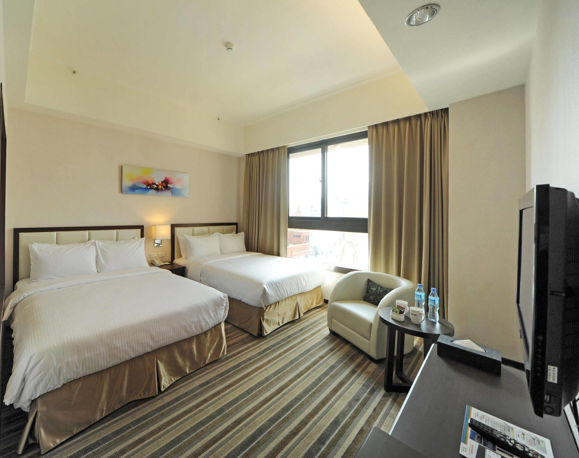 F Hotel - Hualien Экстерьер фото