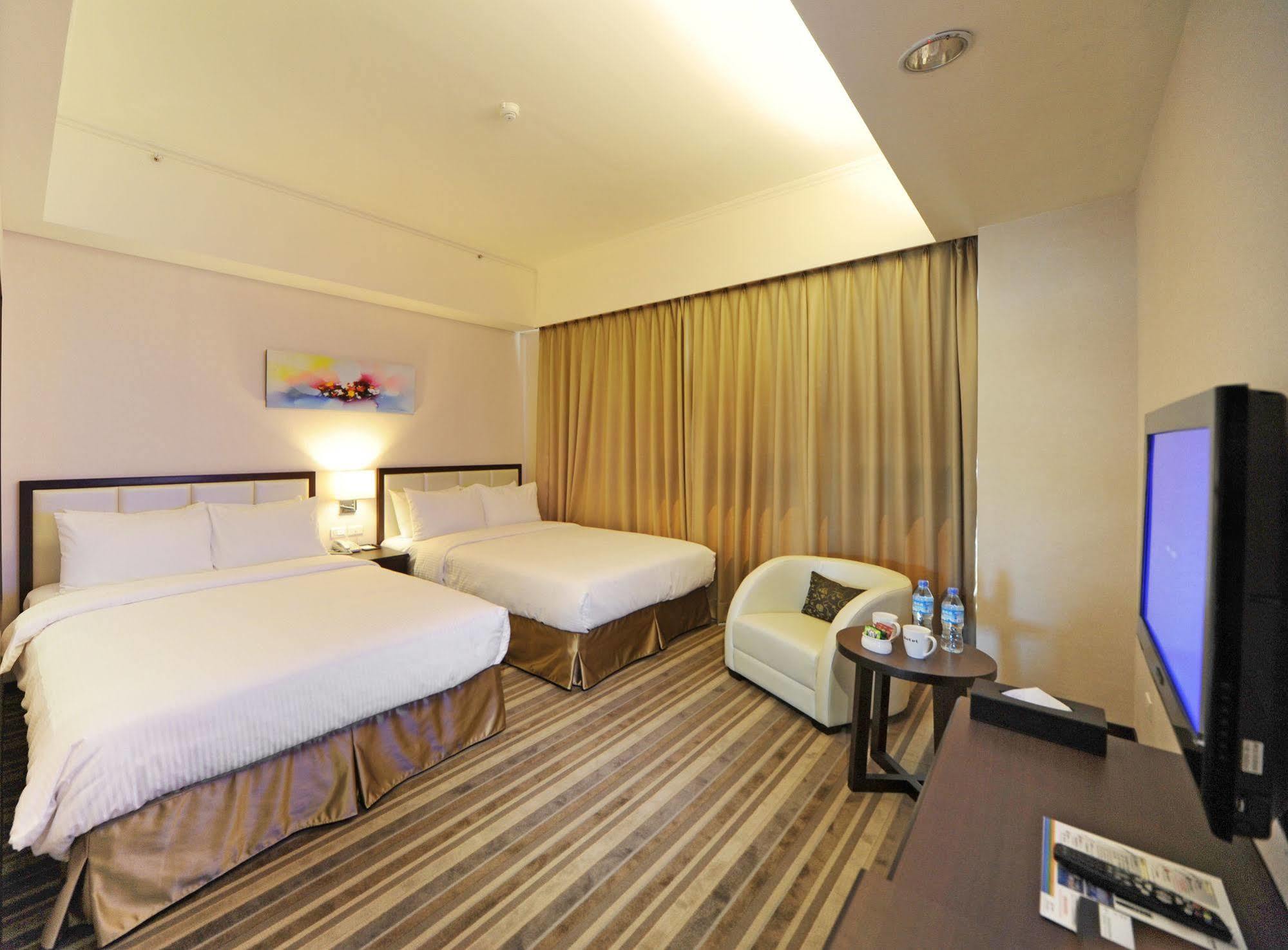 F Hotel - Hualien Экстерьер фото