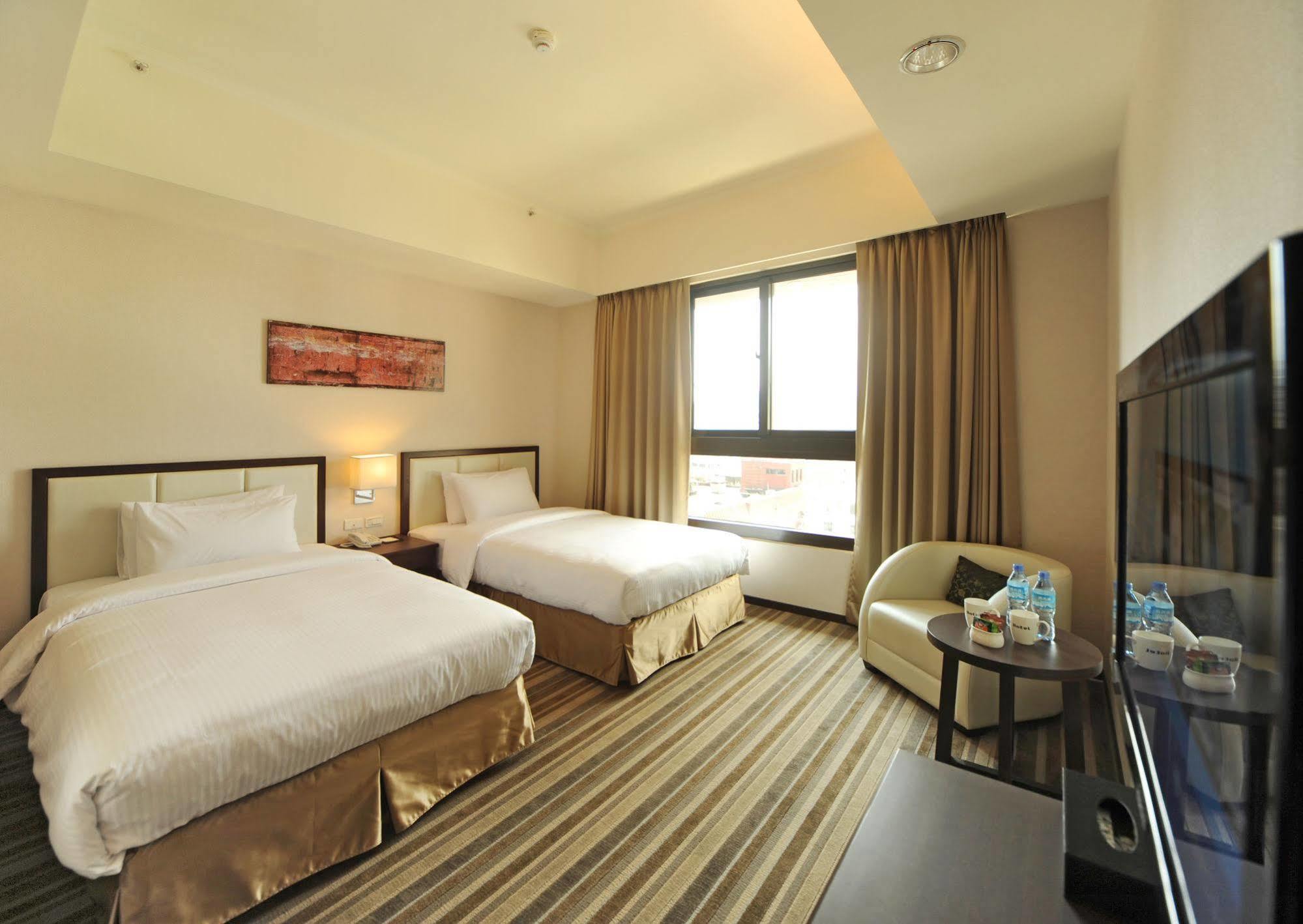 F Hotel - Hualien Экстерьер фото