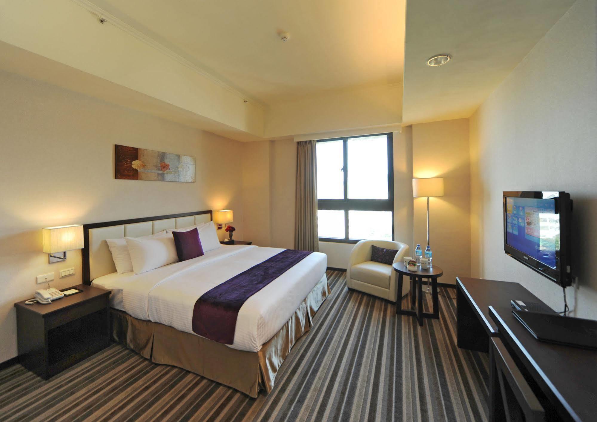 F Hotel - Hualien Экстерьер фото